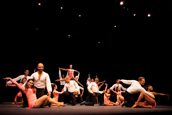 Bailando por Una Causa 2014. A dance showcase organized by Baila Society to benefit the Latino Commission on AIDS